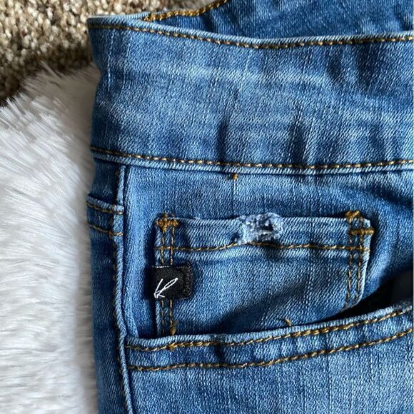 KanCan Jeans Size 9  - Picture 5 of 9